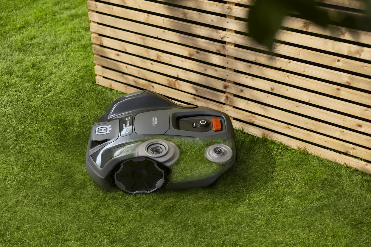 Robotická sekačka Husqvarna Automower 305E NERA