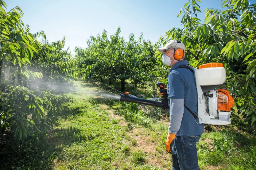 Postřikovač Stihl SR 200