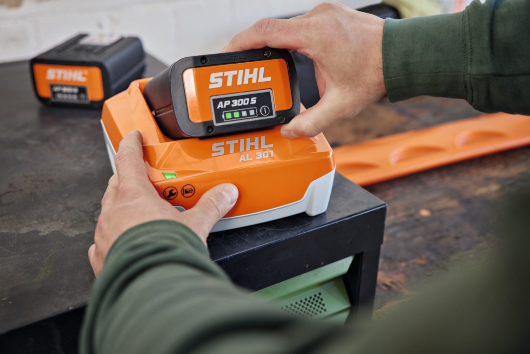 Rychlonabíječka Stihl AL 301, 230 V