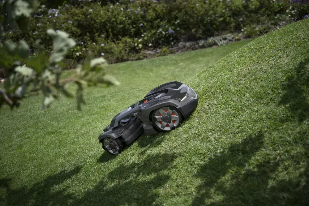 Robotická sekačka Husqvarna Automower 435X AWD